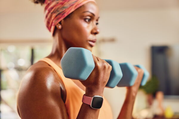 Fitbit Versa 4 Fitness Smartwatch - Pink Sand/Copper Rose Aluminum - Image 4