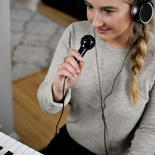 Alesis Talent 61-Key Portable Keyboard - Image 4